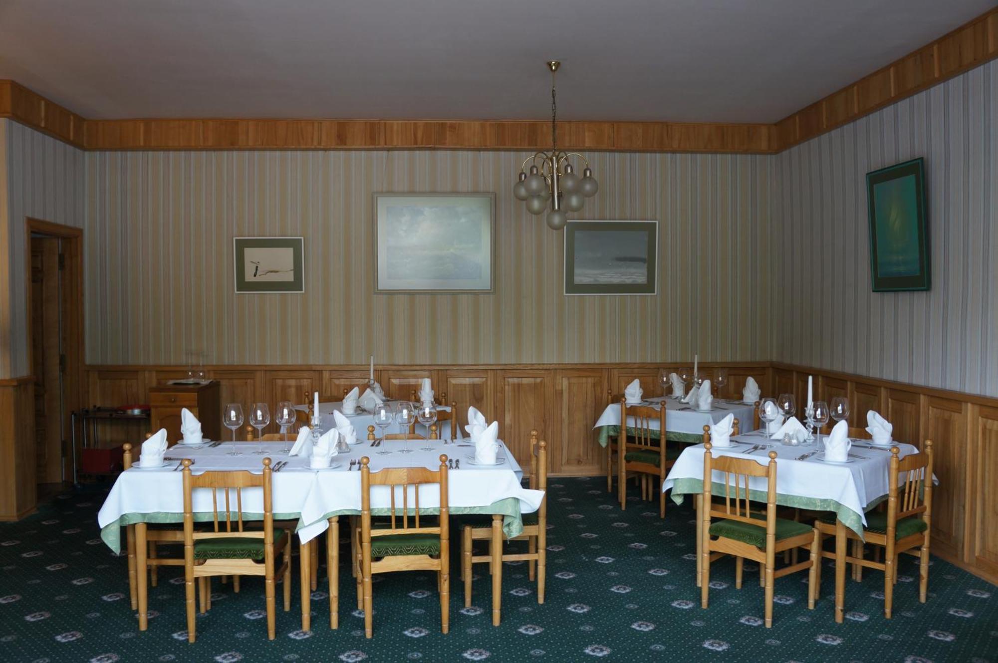 Du Broliai Hotel Паланга Экстерьер фото