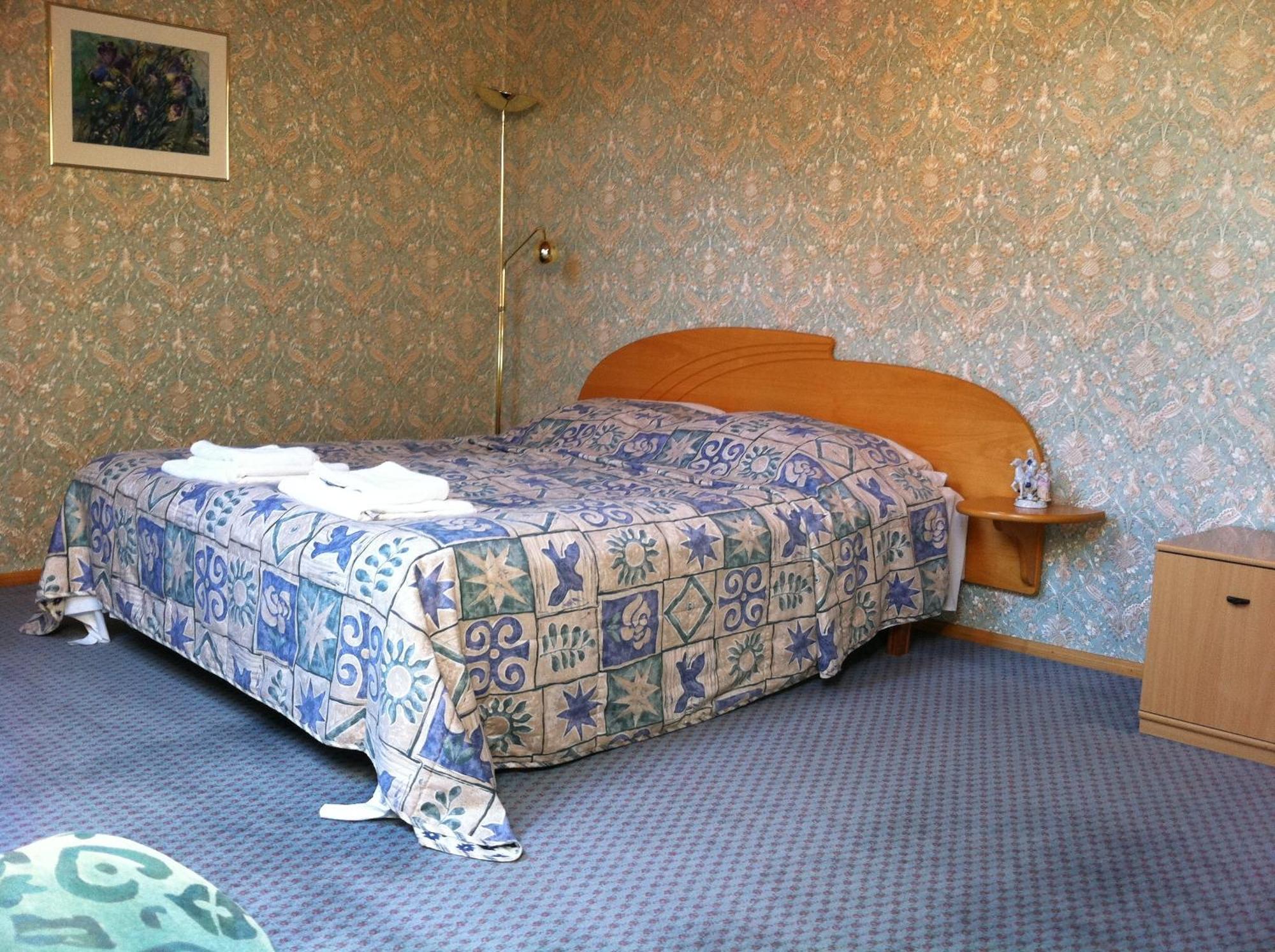 Du Broliai Hotel Паланга Экстерьер фото